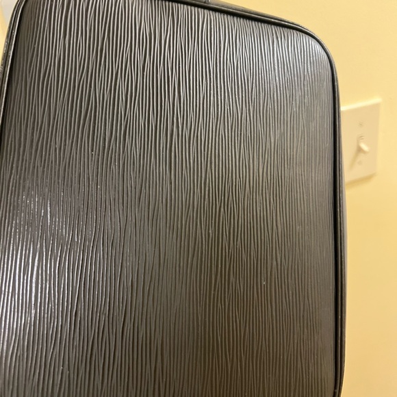 Authentic Louis Vuitton Handbag Noe SMOKE FREE NO ODORS - Picture 5 of 5